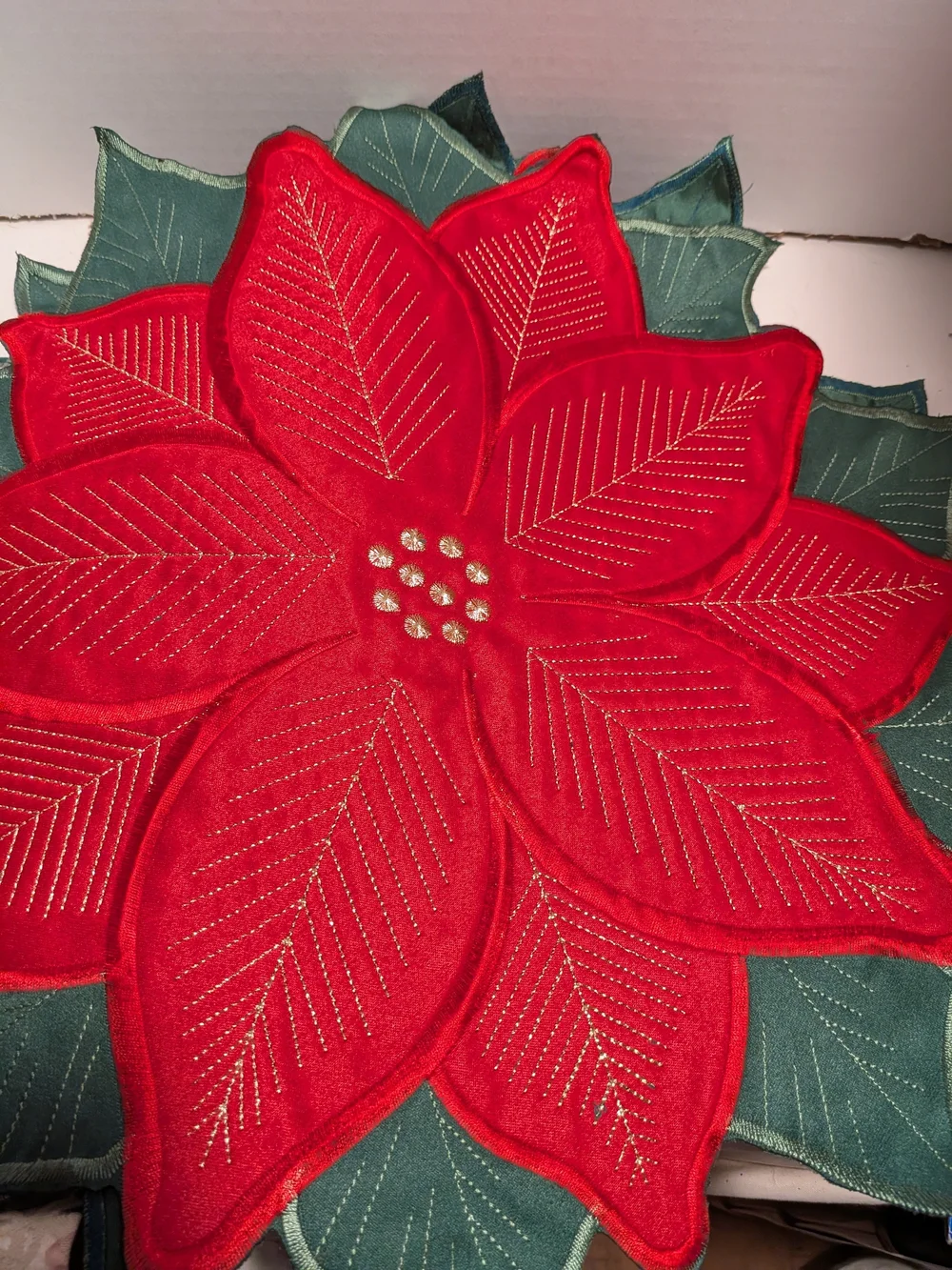 Holiday Poinsettia Table Runner - Red & White